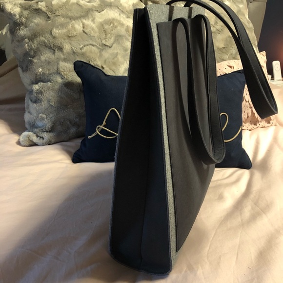 Structured Felt Grey Work Purse or Day Bag - Picture 3 of 9